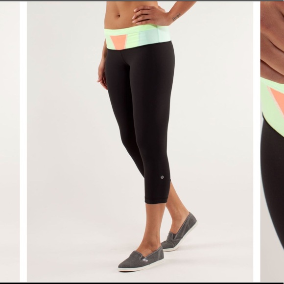 Lululemon Reversible Wunder Under Crop - Picture 2 of 11